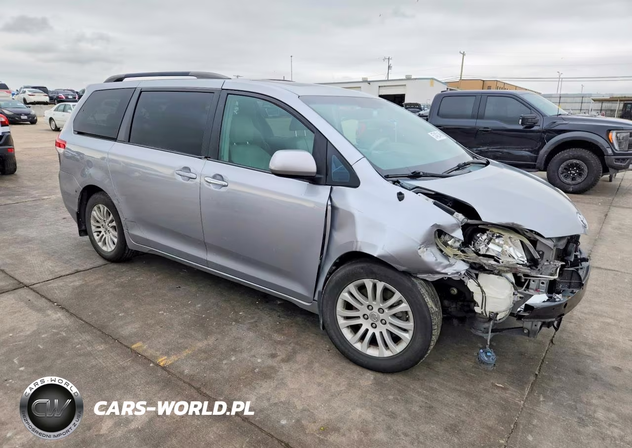 2012 Toyota Sienna VIN:5TDYK3DC1CS276921 - 4