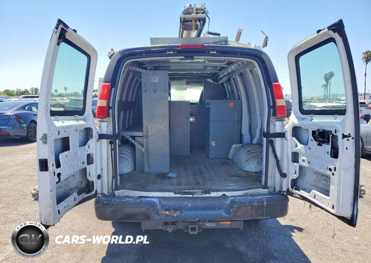 2020 Chevrolet Express G2500 Paratransit VIN:1GCWGFCBXC1124166 - 10