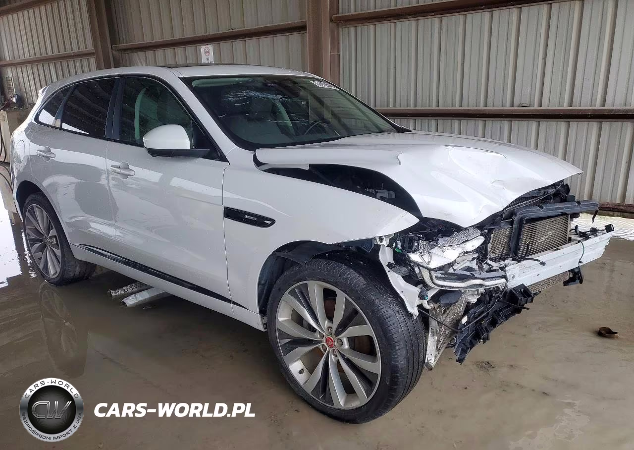 2019 Jaguar F-Pace R - Sport VIN:SADCL2GX3KA359394 - 4