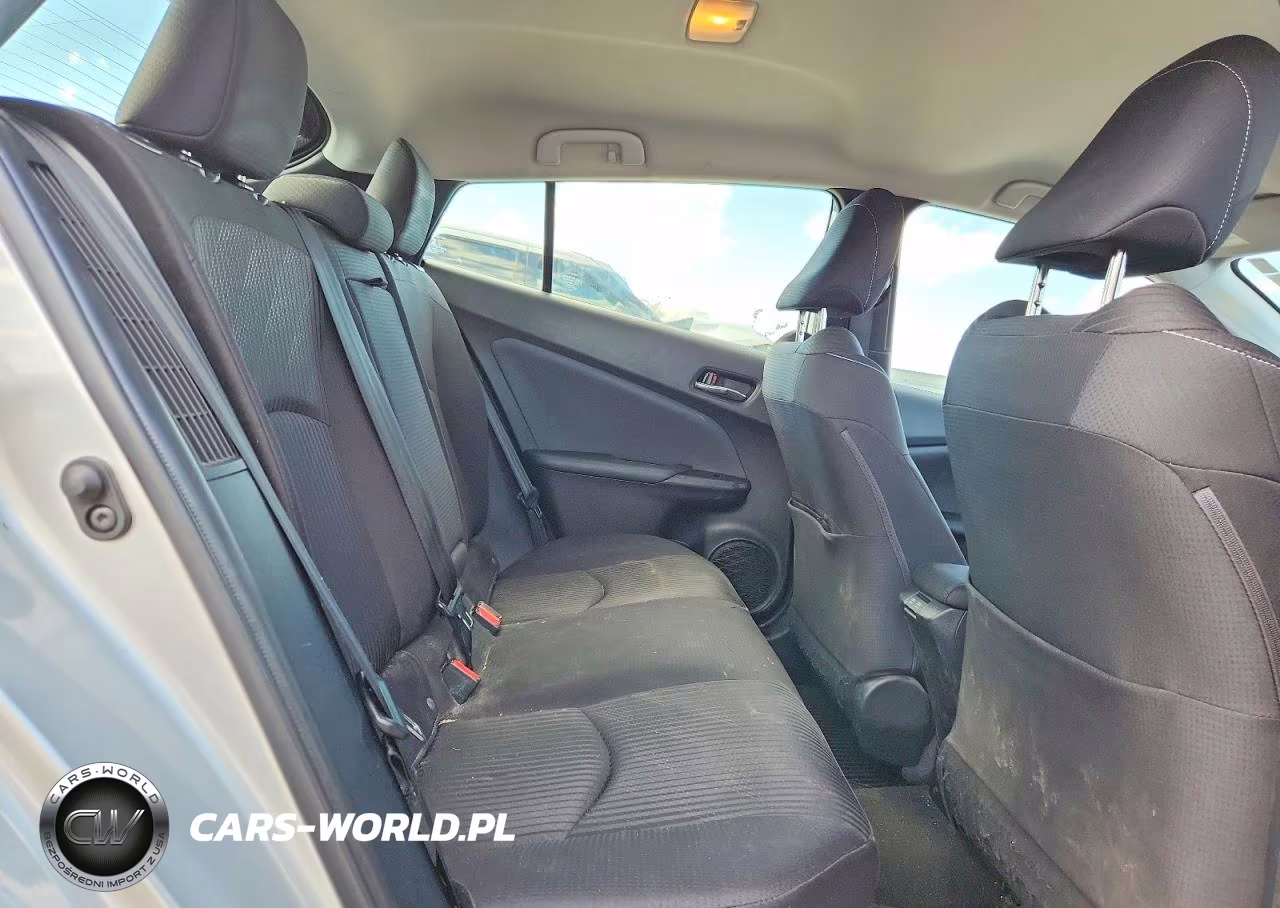 2021 Toyota Prius Prime Le VIN:JTDKAMFP6M3188688 - 10
