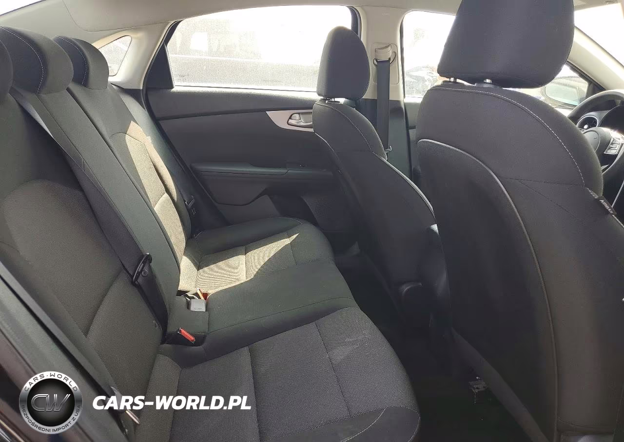 2023 Kia Forte Lxs VIN:3KPF24AD8PE612140 - 10