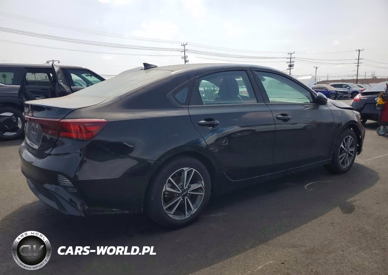2023 Kia Forte Lxs VIN:3KPF24AD8PE612140 - 3