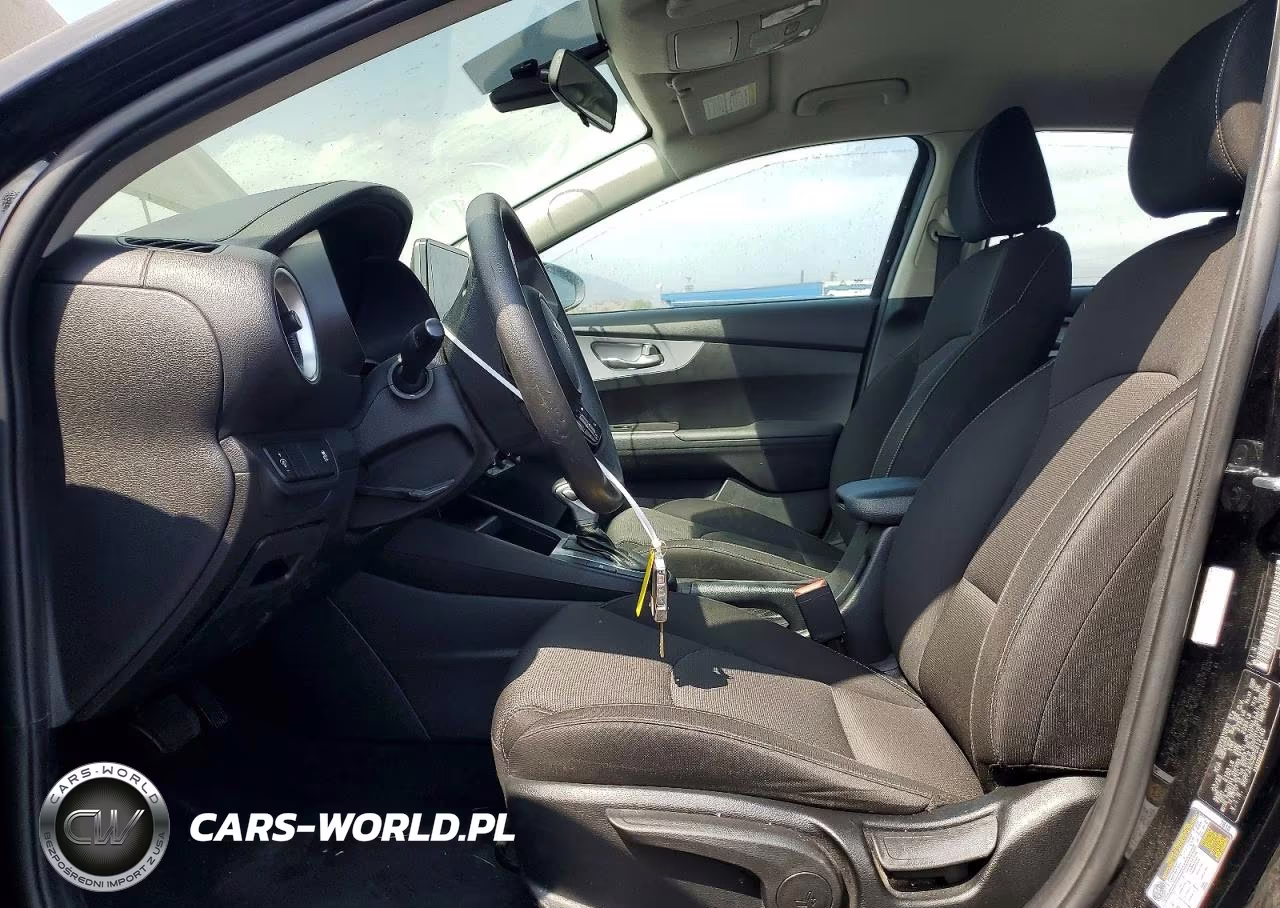 2023 Kia Forte Lxs VIN:3KPF24AD8PE612140 - 7