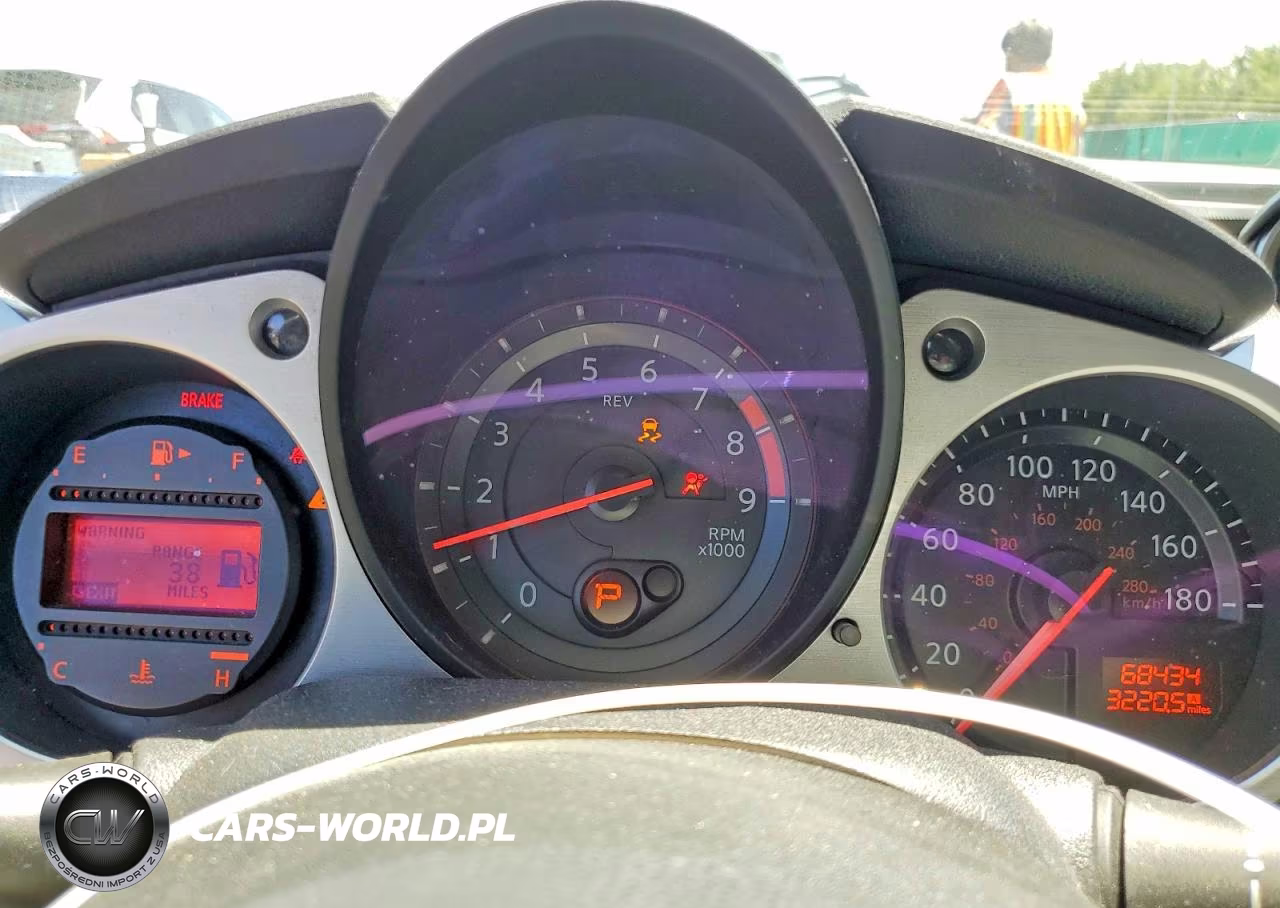 2018 Nissan 370Z Touring VIN:JN1AZ4EH9JM571015 - 9