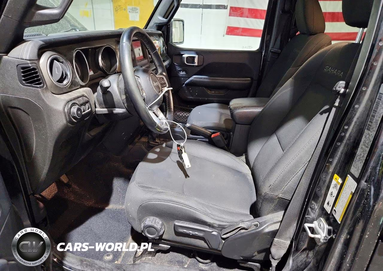 2019 Jeep Wrangler Unlimited Sahara VIN:1C4HJXEG0KW555755 - 7