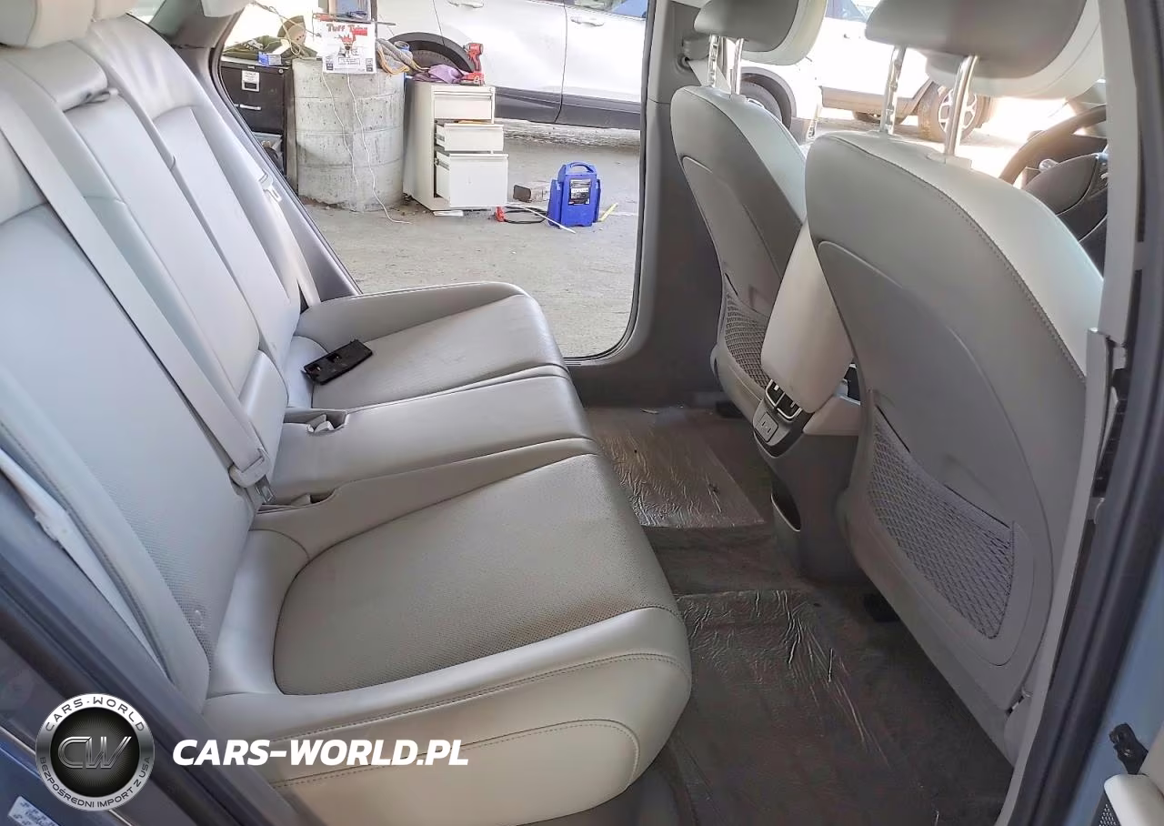 2023 Hyundai Ioniq 6 Limited VIN:KMHM54AA8PA045768 - 10