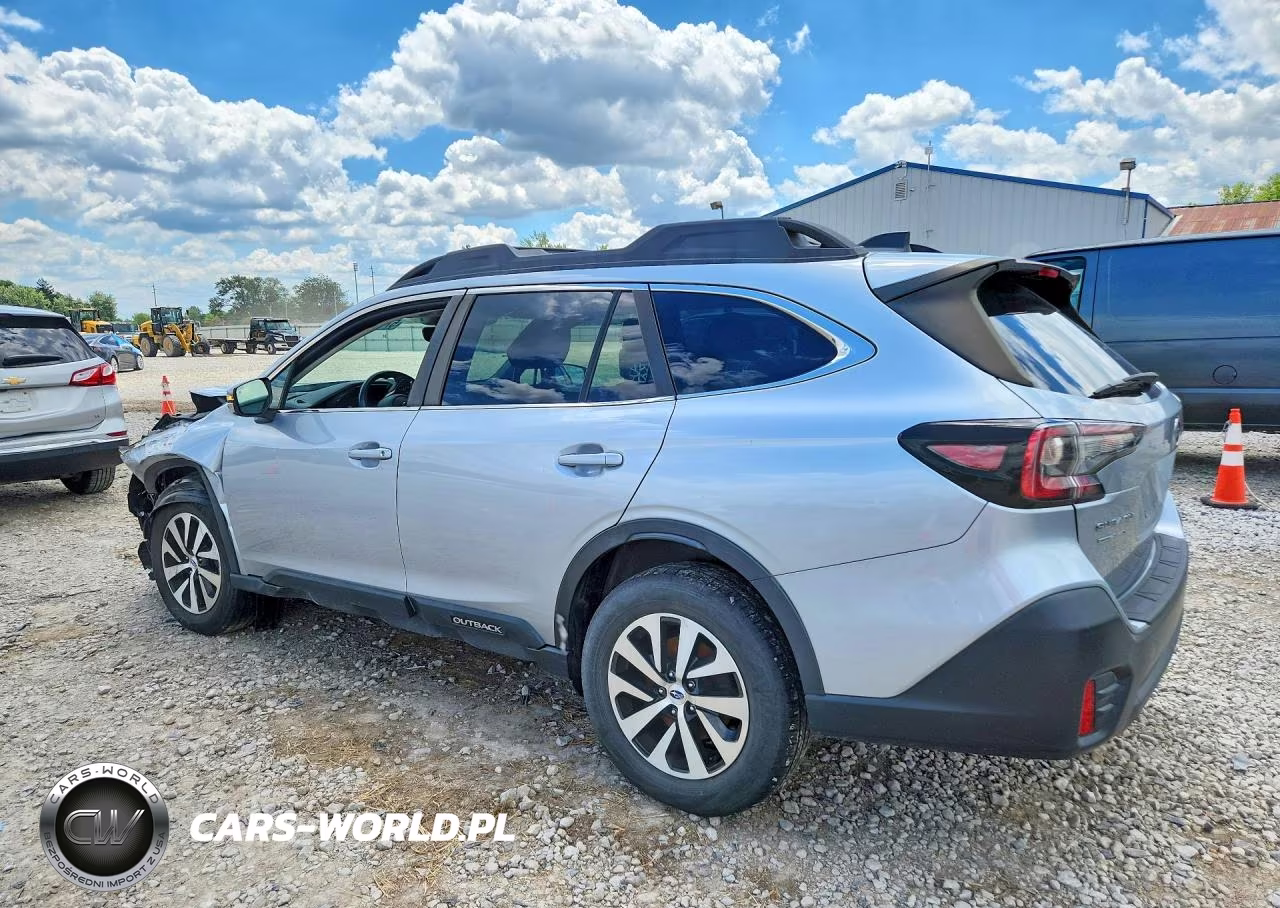 2020 Subaru Outback Premium VIN:4S4BTACC6L3245704 - 2