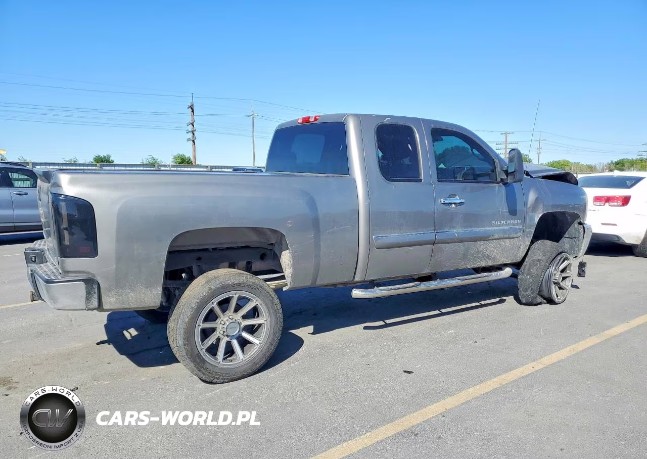 2013 Chevrolet Silverado C1500 Lt VIN:1GCRCSE00DZ170802 - 3