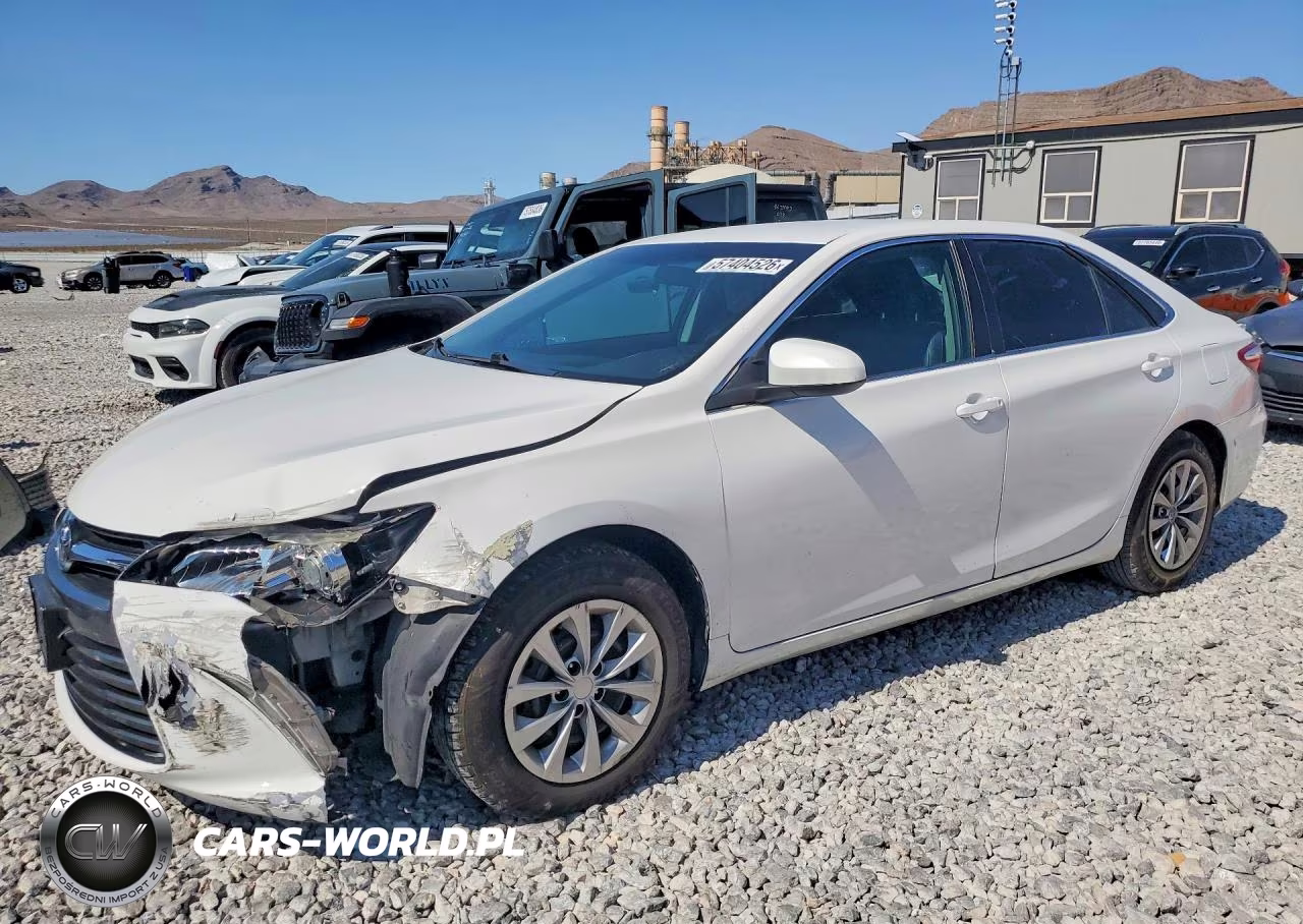 2016 Toyota Camry Le – zdjęcie 1 z 12