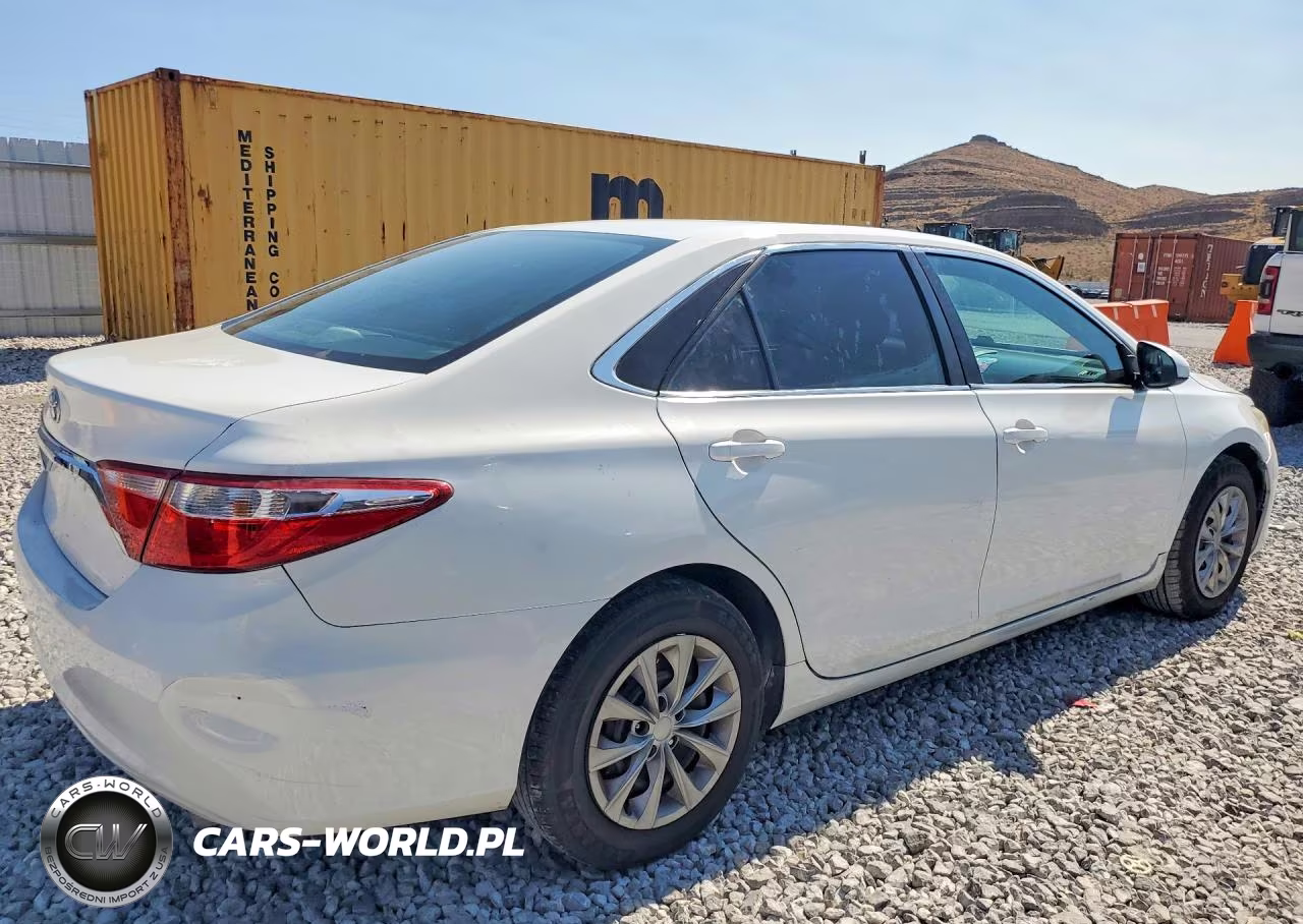 2016 Toyota Camry Le VIN:4T4BF1FK7GR538544 - 3