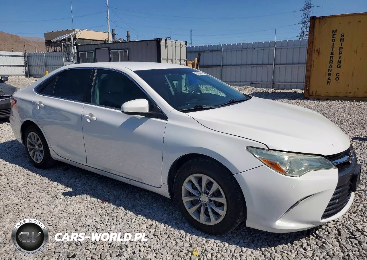 2016 Toyota Camry Le VIN:4T4BF1FK7GR538544 - 4