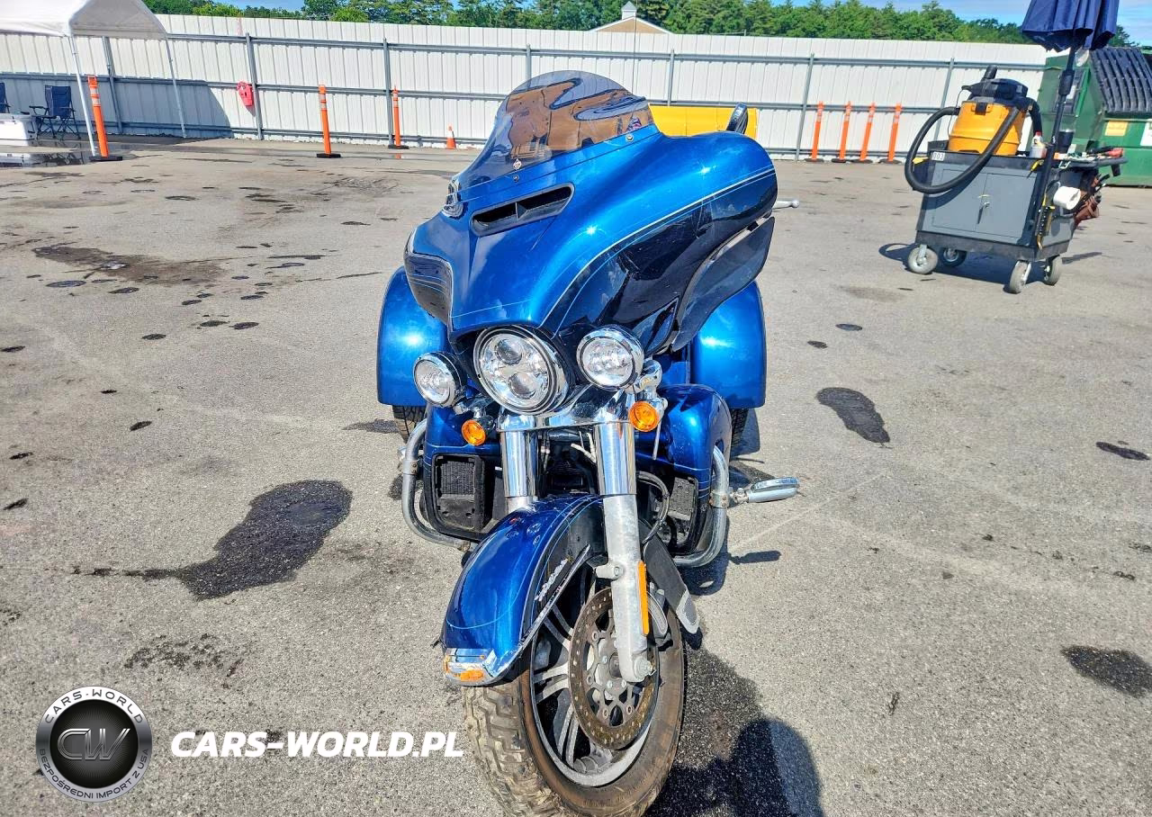2018 Harley-Davidson Tri Glide Ultra VIN:1HD1MDD19JB854220 - 2