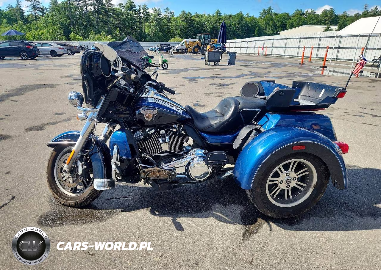 2018 Harley-Davidson Tri Glide Ultra VIN:1HD1MDD19JB854220 - 3