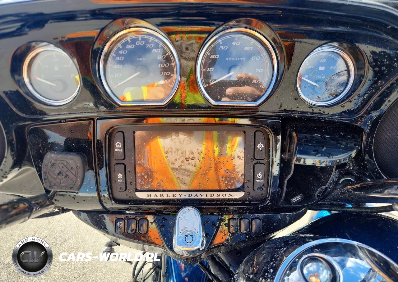 2018 Harley-Davidson Tri Glide Ultra VIN:1HD1MDD19JB854220 - 7