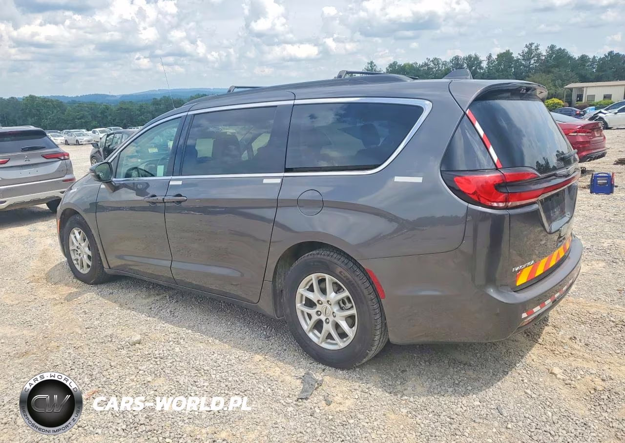 2022 Chrysler Pacifica Touring L VIN:2C4RC1BG9NR131553 - 2