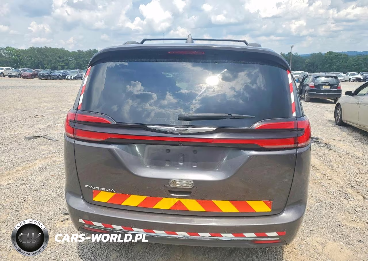 2022 Chrysler Pacifica Touring L VIN:2C4RC1BG9NR131553 - 6
