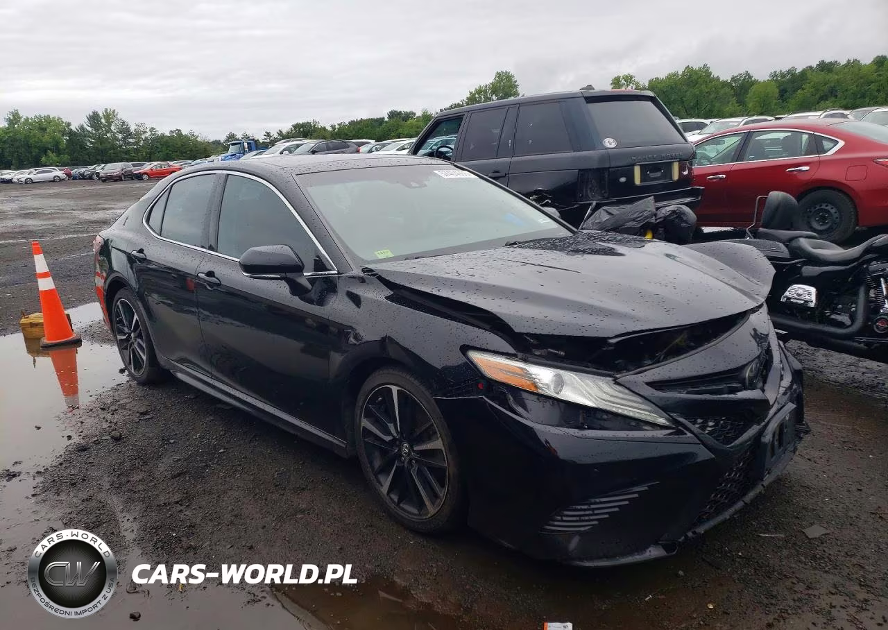 2018 Toyota Camry Xse VIN:4T1B61HK9JU045592 - 4