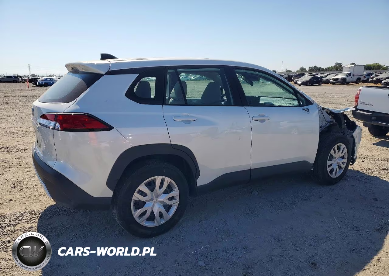 2024 Toyota Corolla Cross L VIN:7MUAAAAG8RV078416 - 3