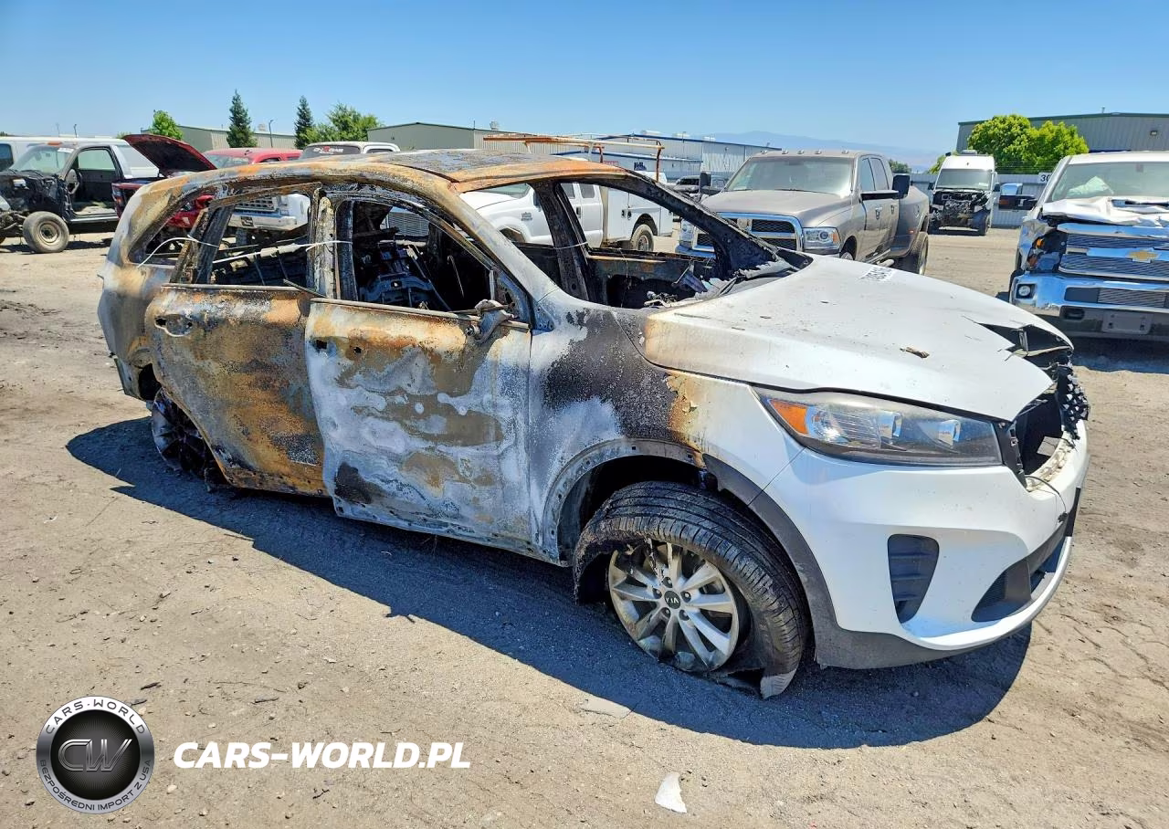 2019 Kia Sorento Lx V6 VIN:5XYPGDA54KG450422 - 4