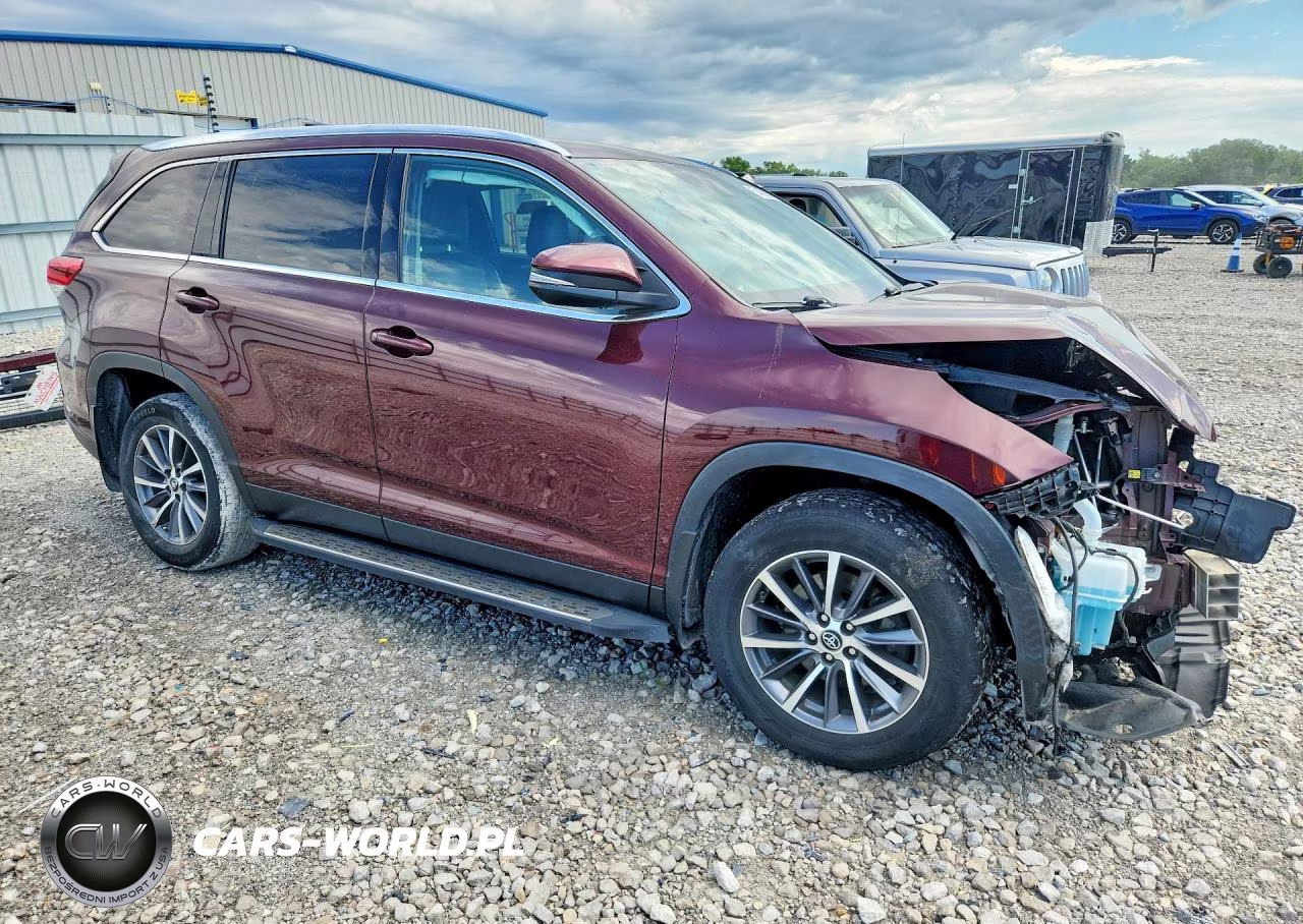 2019 Toyota Highlander Xle VIN:5TDJZRFHXKS723530 - 4