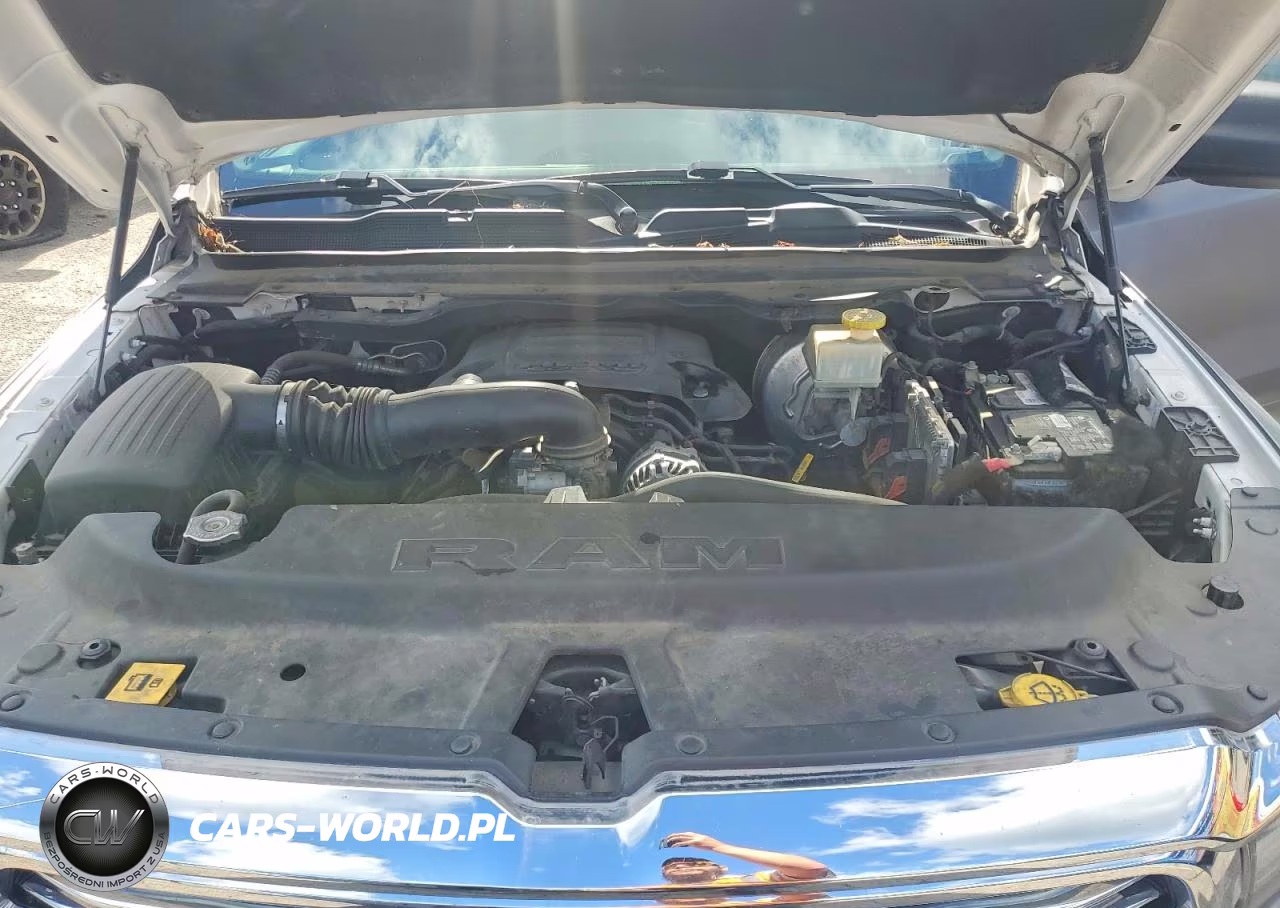 2020 Ram 1500 Laramie VIN:1C6SRFDT8LN254060 - 11