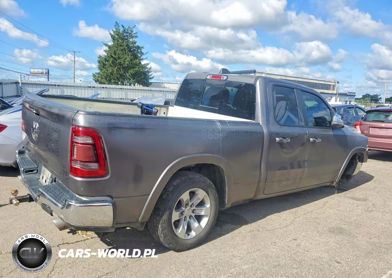 2020 Ram 1500 Laramie VIN:1C6SRFDT8LN254060 - 3