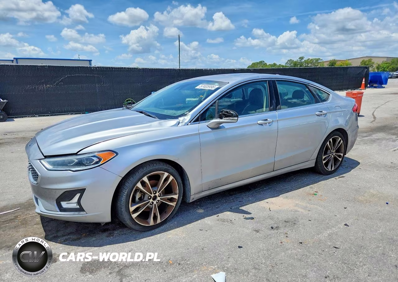 2020 Ford Fusion Titanium – zdjęcie 1 z 12