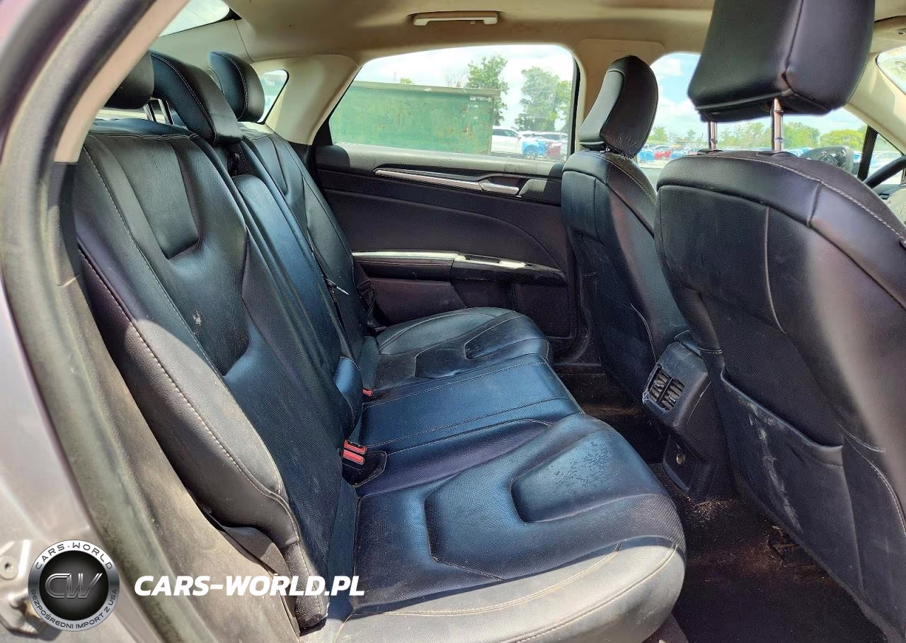 2020 Ford Fusion Titanium VIN:3FA6P0K9XLR117970 - 10