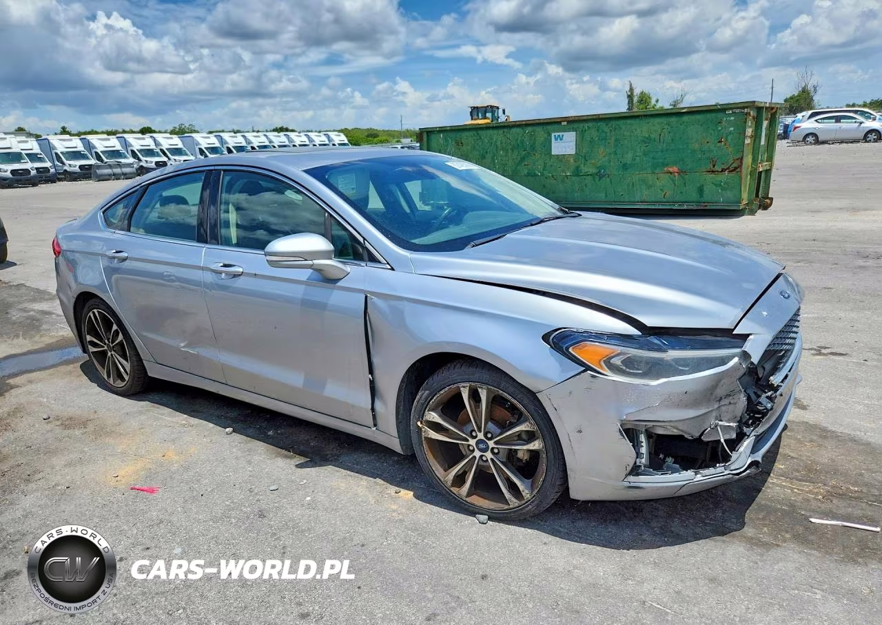 2020 Ford Fusion Titanium VIN:3FA6P0K9XLR117970 - 4