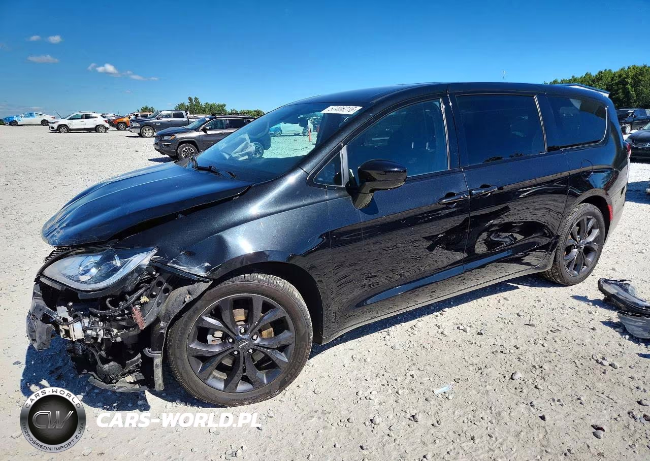 2020 Chrysler Pacifica Touring – zdjęcie 1 z 14
