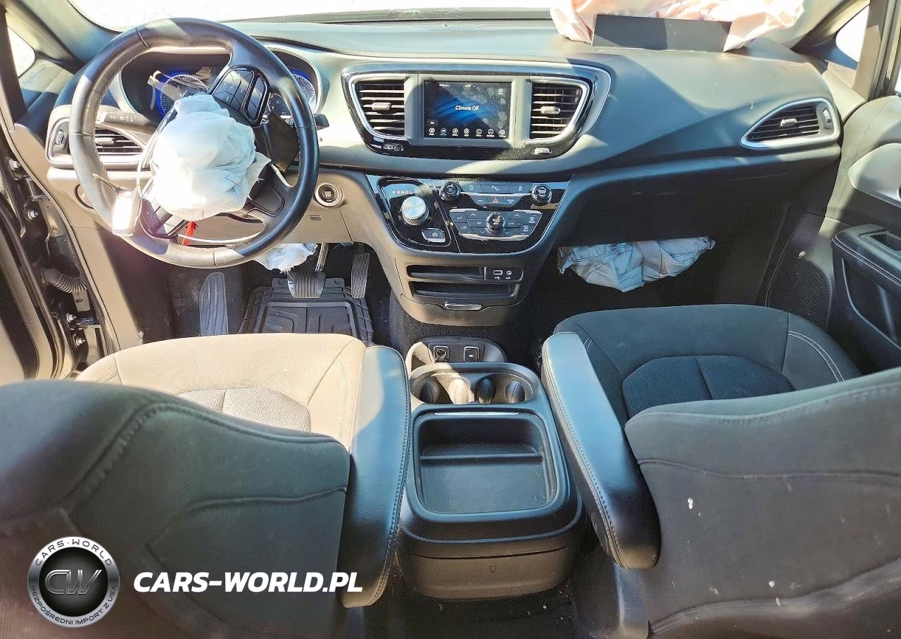 2020 Chrysler Pacifica Touring VIN:2C4RC1FGXLR147364 - 8