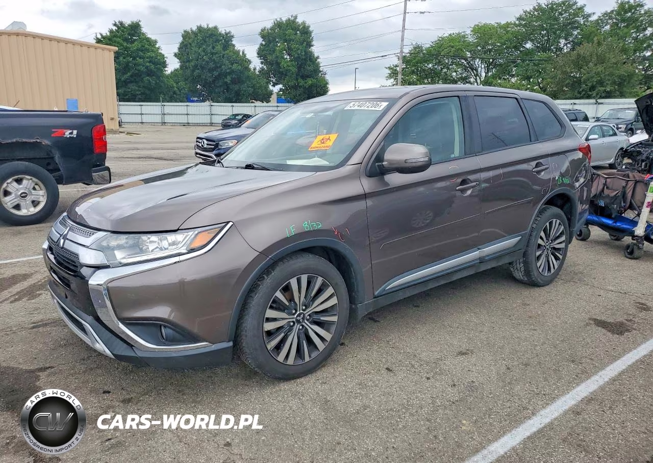 2019 Mitsubishi Outlander Se – zdjęcie 1 z 13