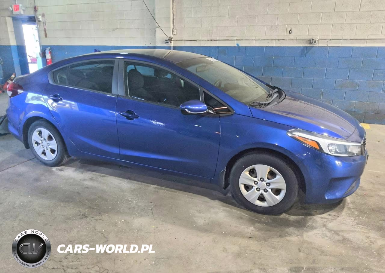 2018 Kia Forte Lx VIN:3KPFK4A71JE184543 - 4