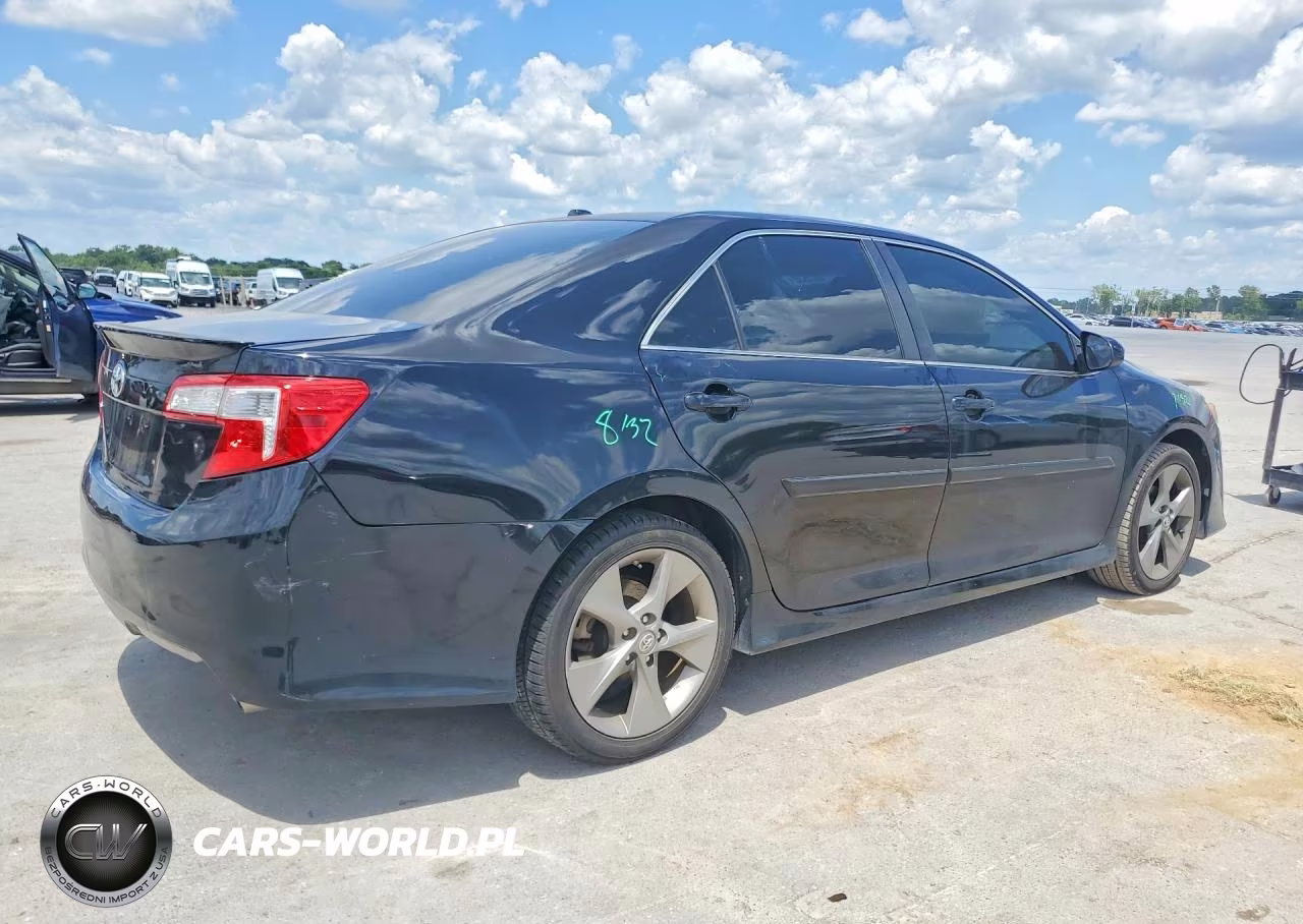 2014 Toyota Camry Se V6 VIN:4T1BK1FKXEU538959 - 3