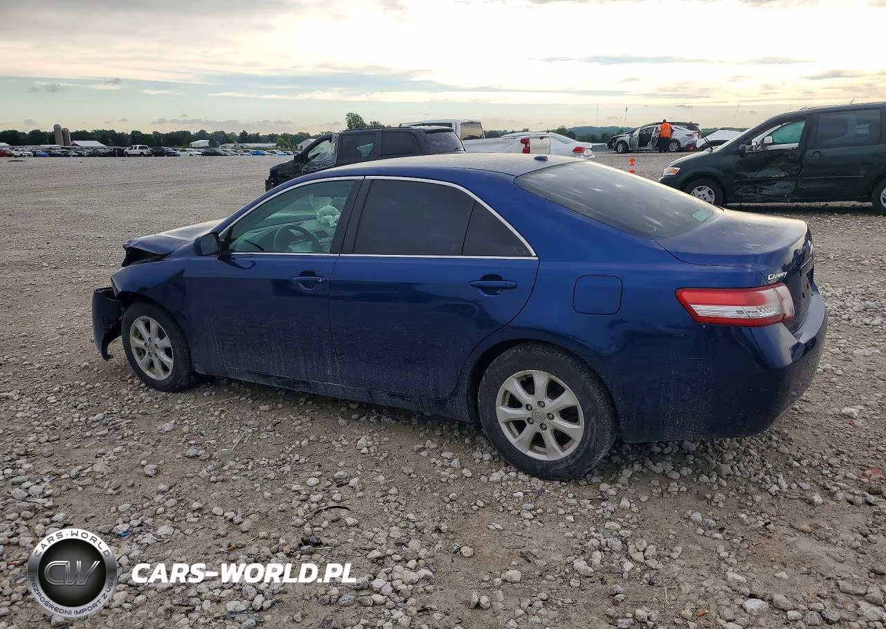 2010 Toyota Camry Le VIN:4T4BF3EK8AR070103 - 2
