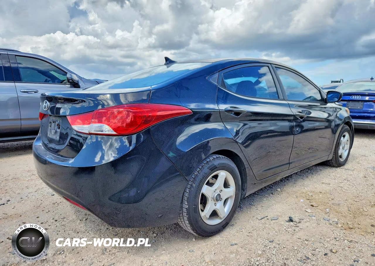 2011 Hyundai Elantra Gls VIN:KMHDH4AE2BU135709 - 3