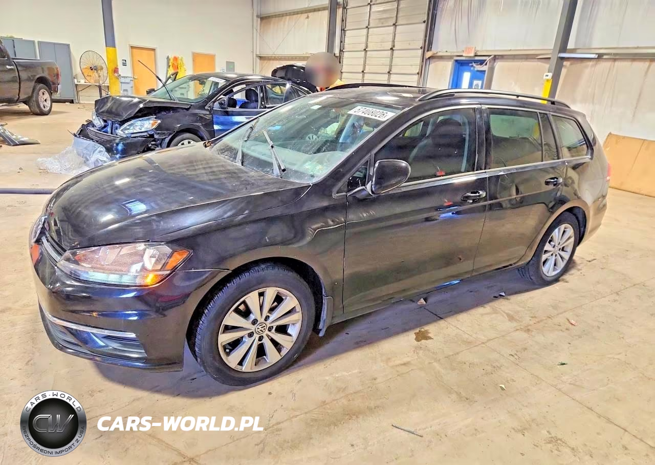 2018 Volkswagen Golf Sportwagen S