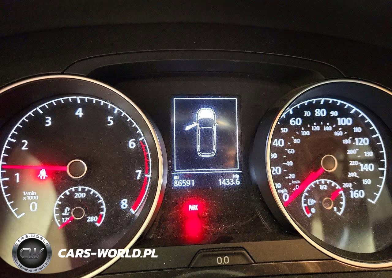 2018 Volkswagen Golf Sportwagen S VIN:3VW217AU7JM754881 - 9