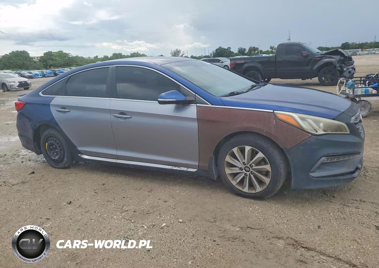 2016 Hyundai Sonata Sport VIN:5NPE34AF6GH316698 - 4