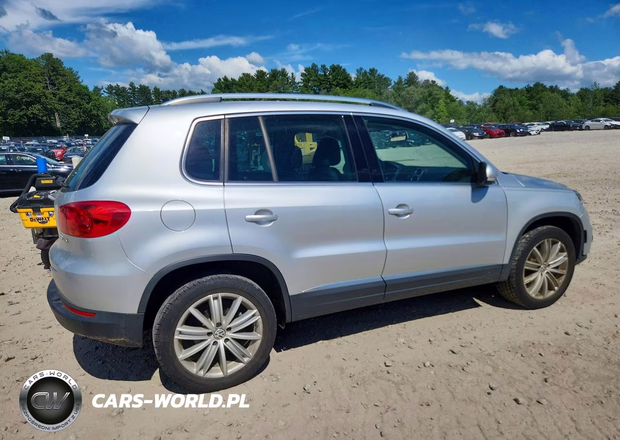 2012 Volkswagen Tiguan VIN:WVGAV7AX7CW534779 - 3