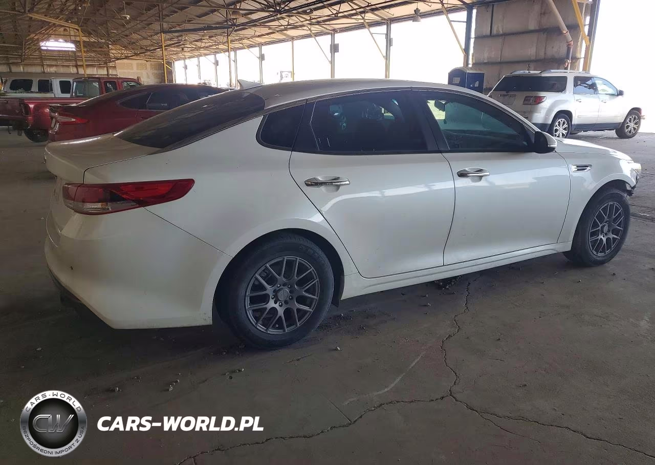 2018 Kia Optima Lx VIN:KNAGT4L33J5216509 - 3