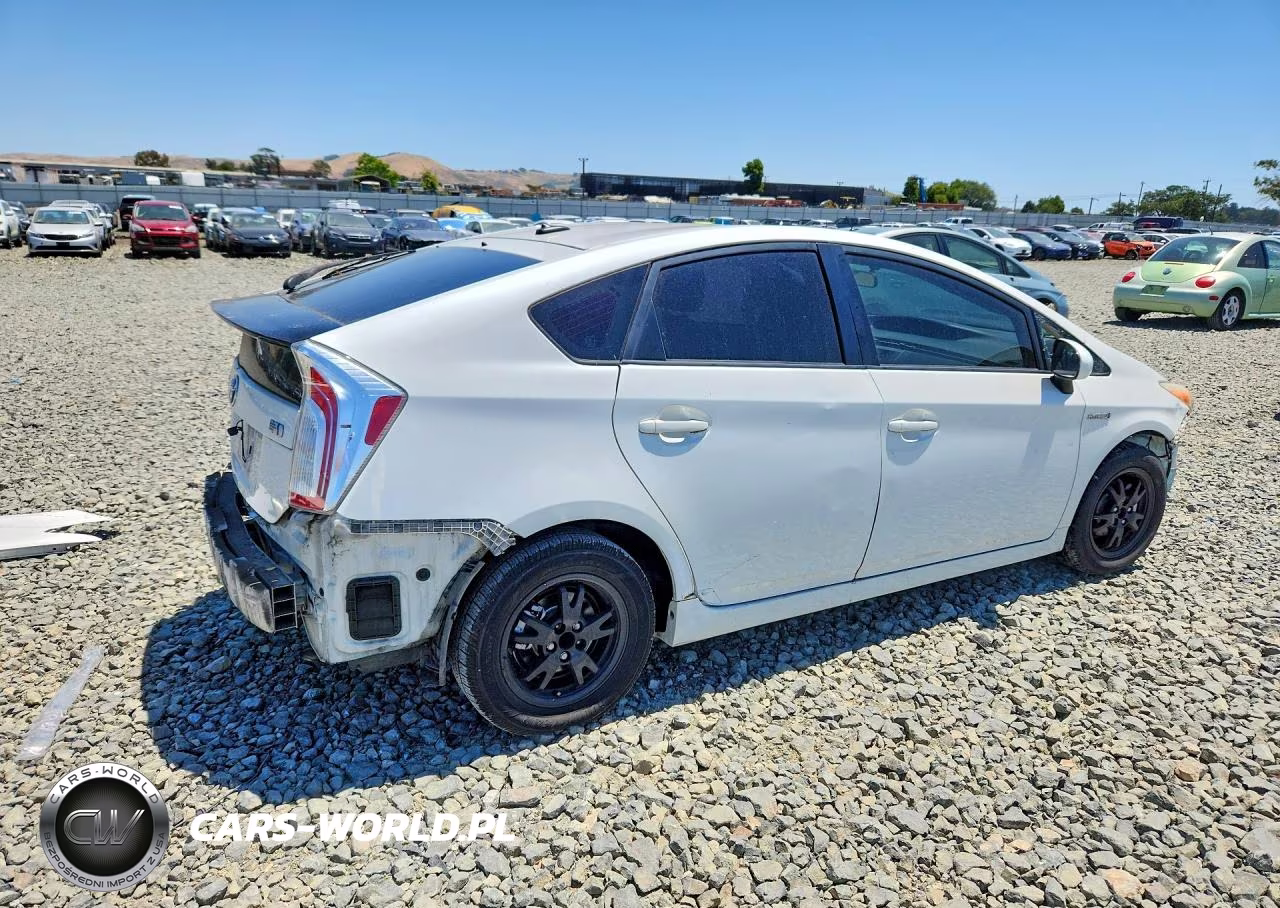 2014 Toyota Prius Two VIN:JTDKN3DU8E0384500 - 3