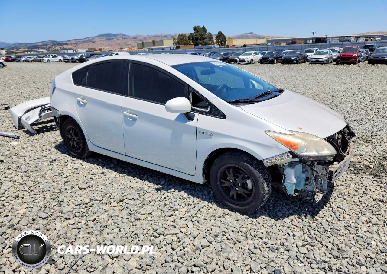 2014 Toyota Prius Two VIN:JTDKN3DU8E0384500 - 4