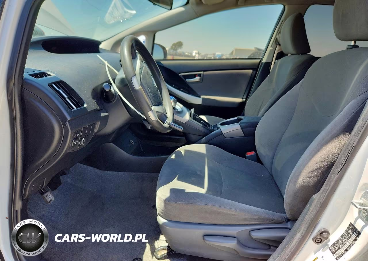 2014 Toyota Prius Two VIN:JTDKN3DU8E0384500 - 7