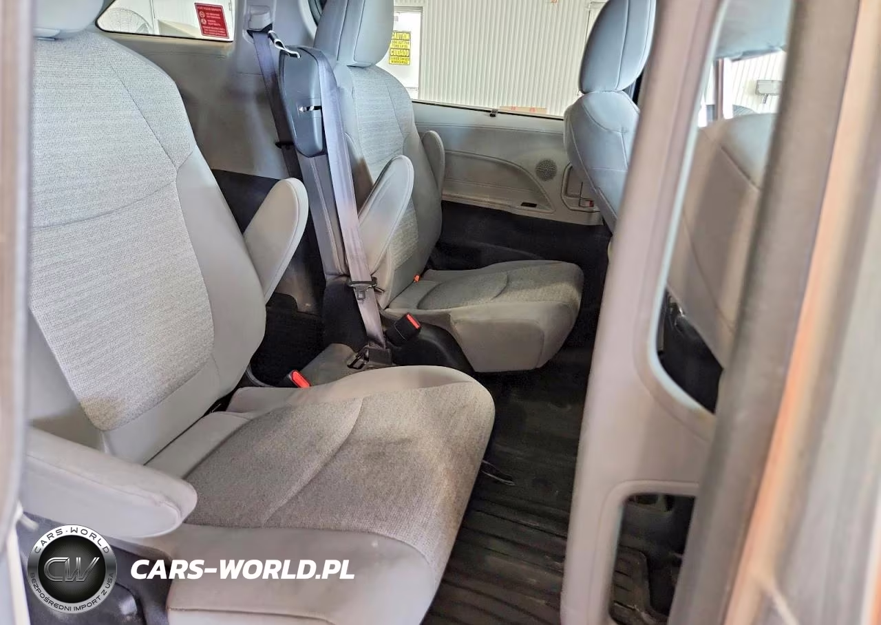 2022 Toyota Sienna Le VIN:5TDKSKFC3NS062223 - 11