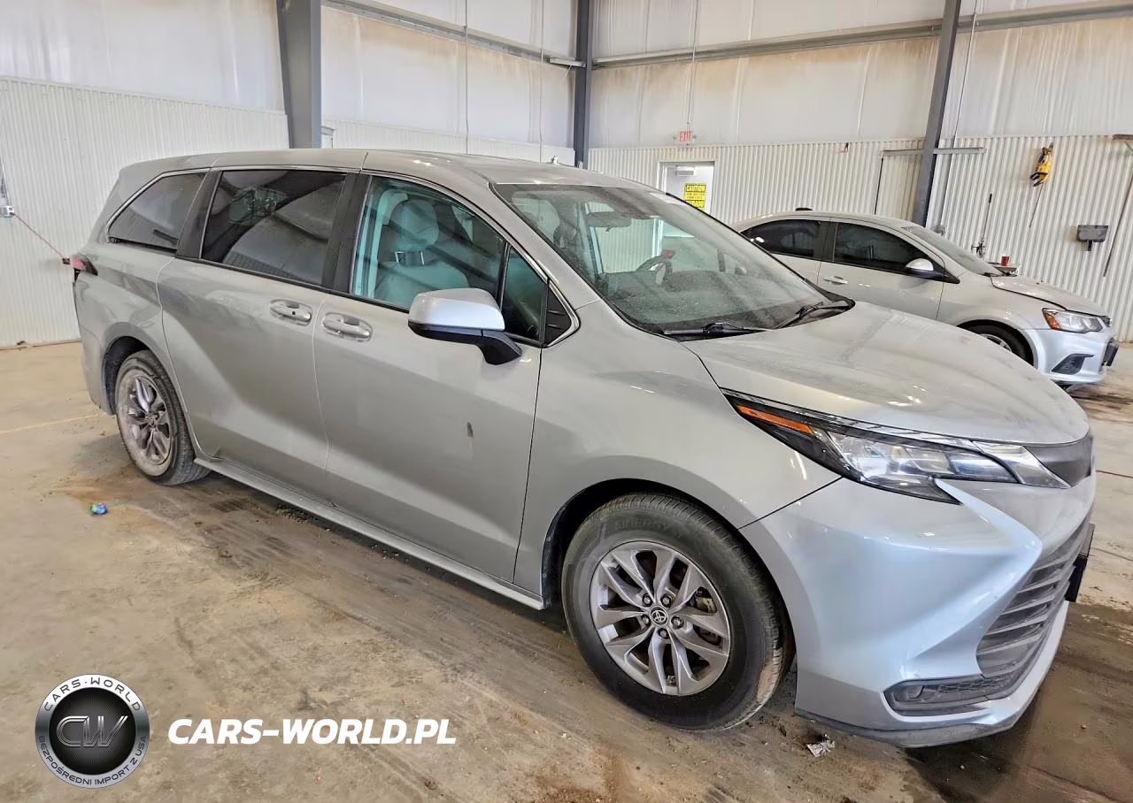 2022 Toyota Sienna Le VIN:5TDKSKFC3NS062223 - 4
