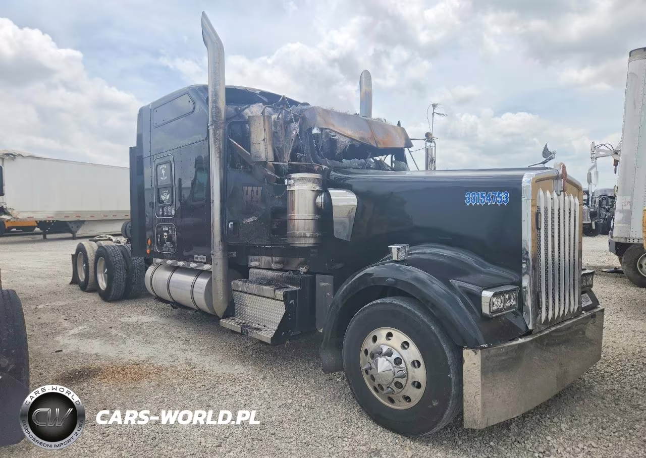 2022 Kenworth W900 Semi Truck