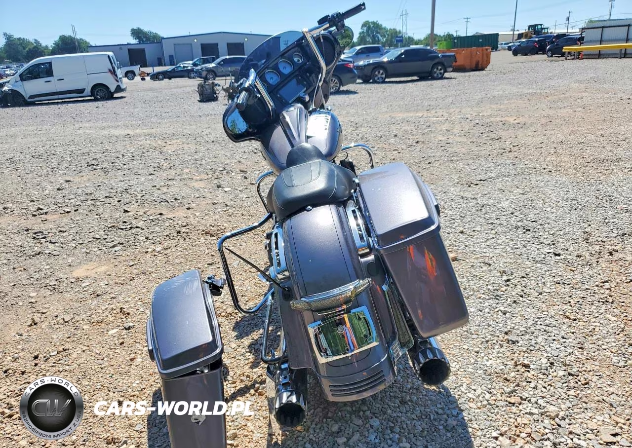 2015 Harley-Davidson Flhxs Street Glide Special VIN:1HD1KRM11FB697342 - 4