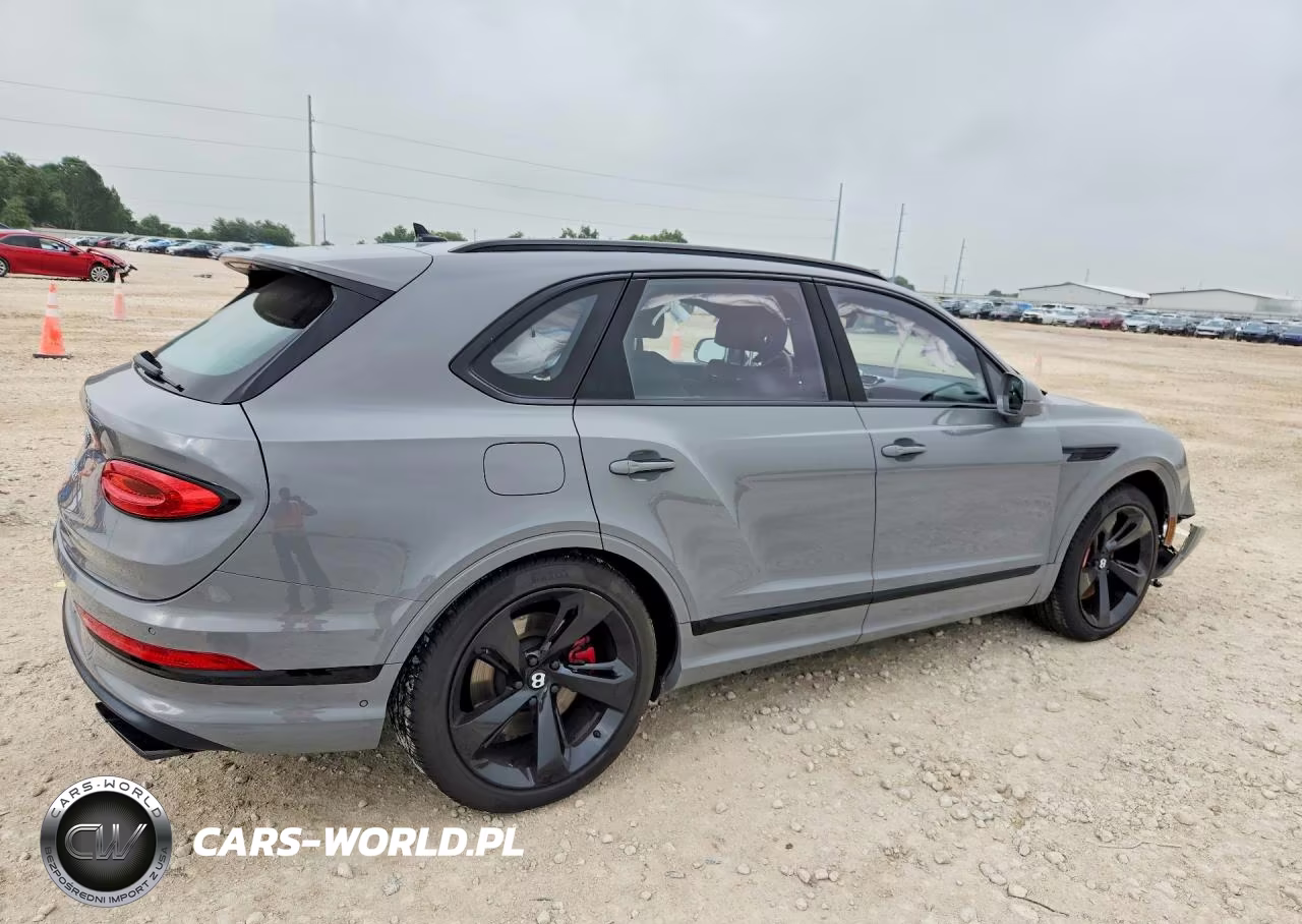2023 Bentley Bentayga VIN:SJAAT2ZV5PC023743 - 3
