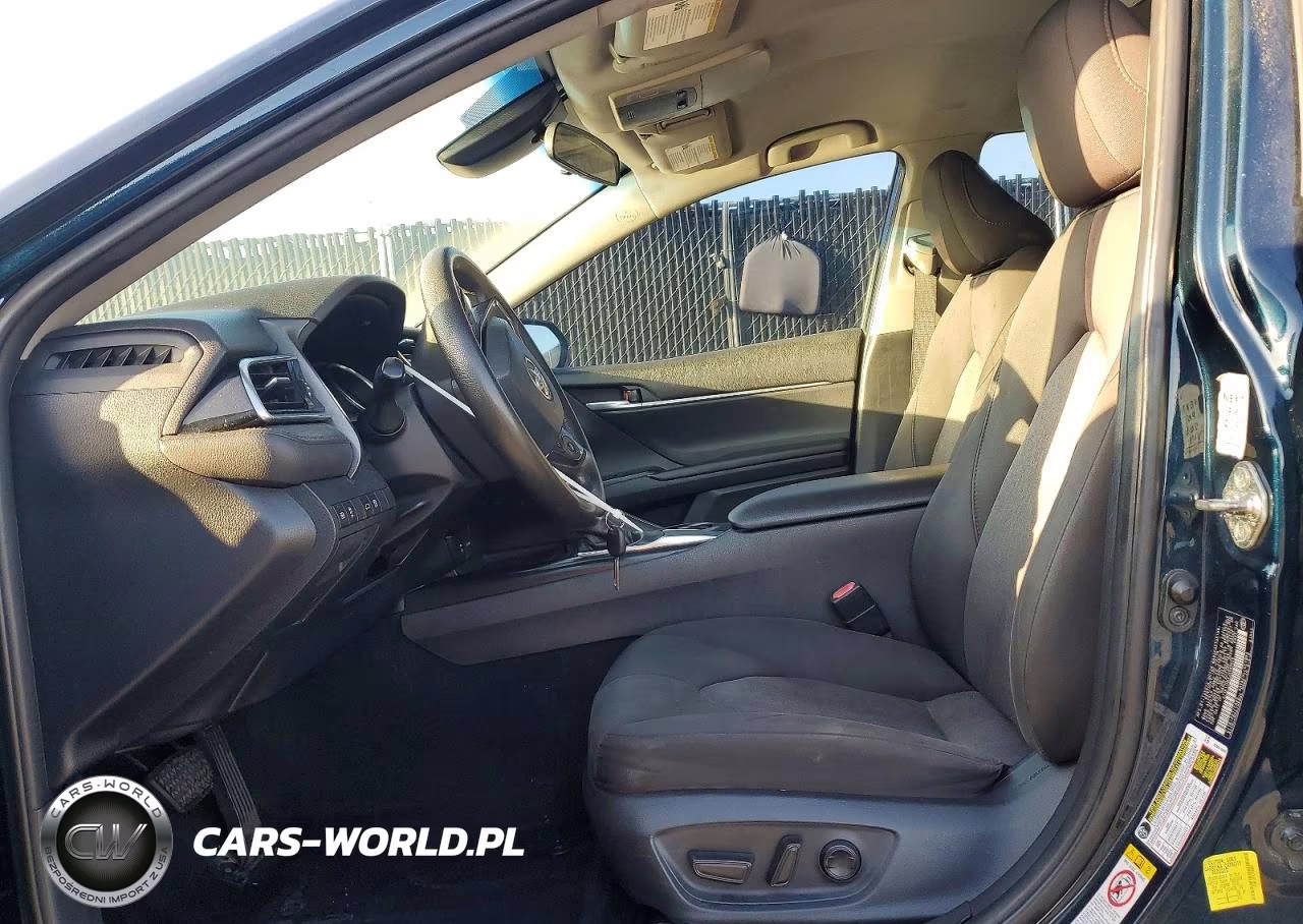 2018 Toyota Camry Le VIN:4T1B11HKXJU599058 - 7